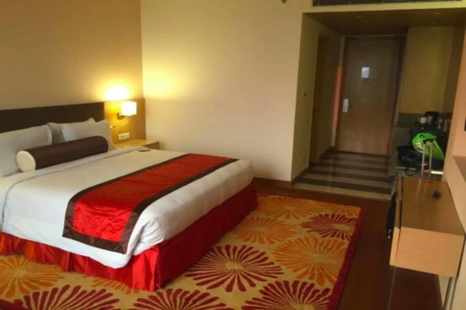 Country Inn & Suites By Radisson, Meerut Esterno foto
