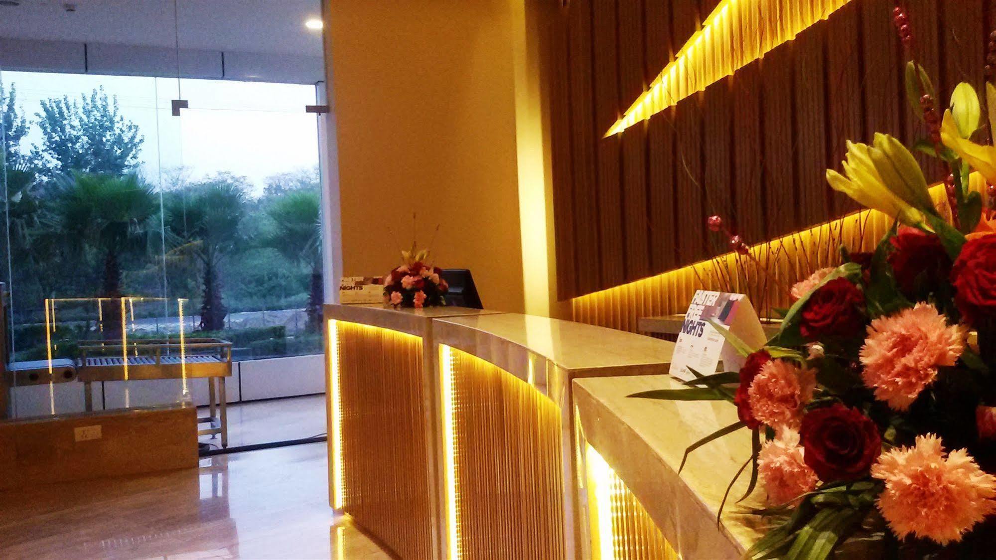 Country Inn & Suites By Radisson, Meerut Esterno foto