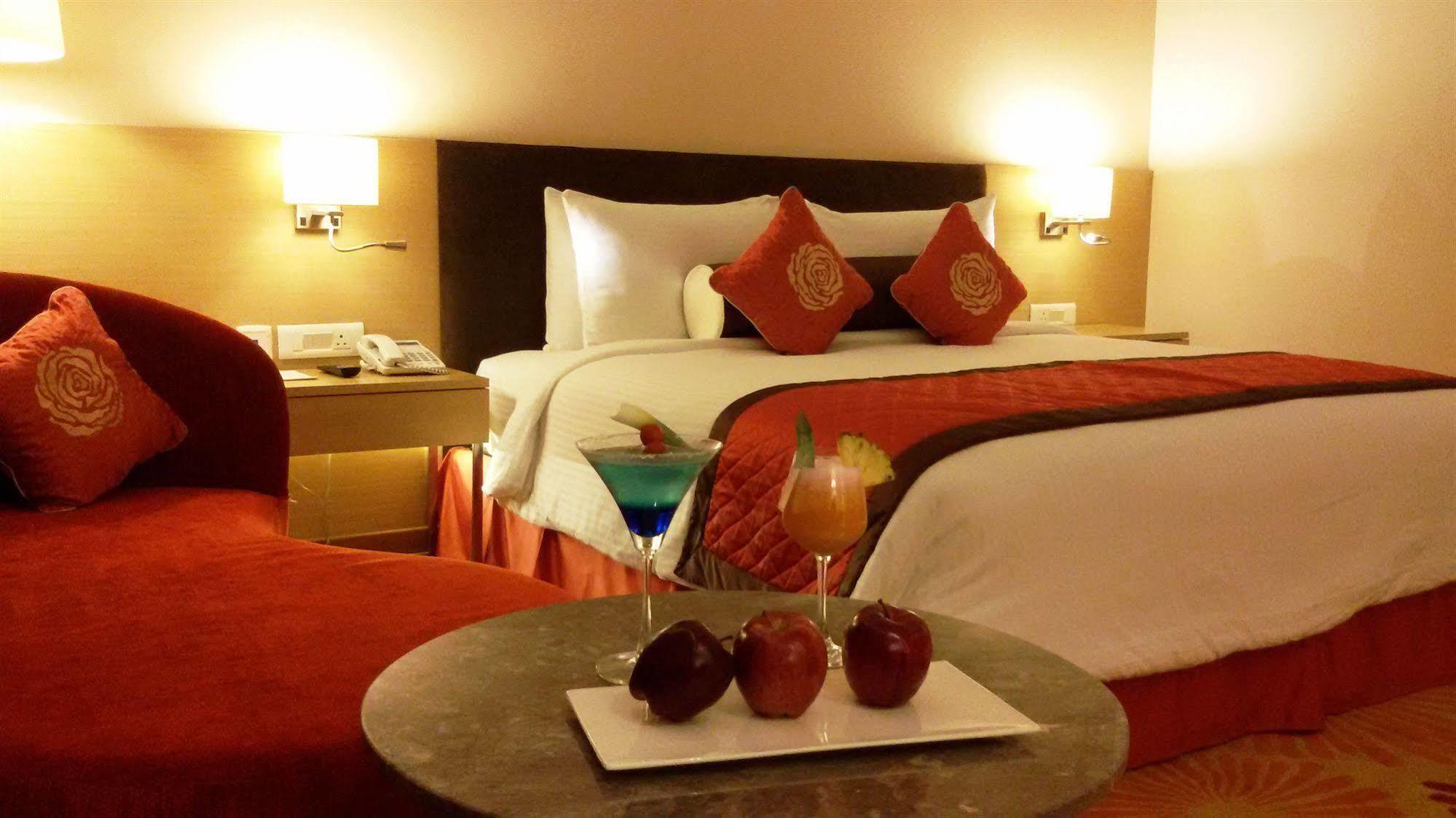 Country Inn & Suites By Radisson, Meerut Esterno foto