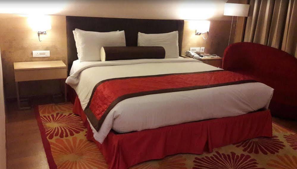 Country Inn & Suites By Radisson, Meerut Esterno foto